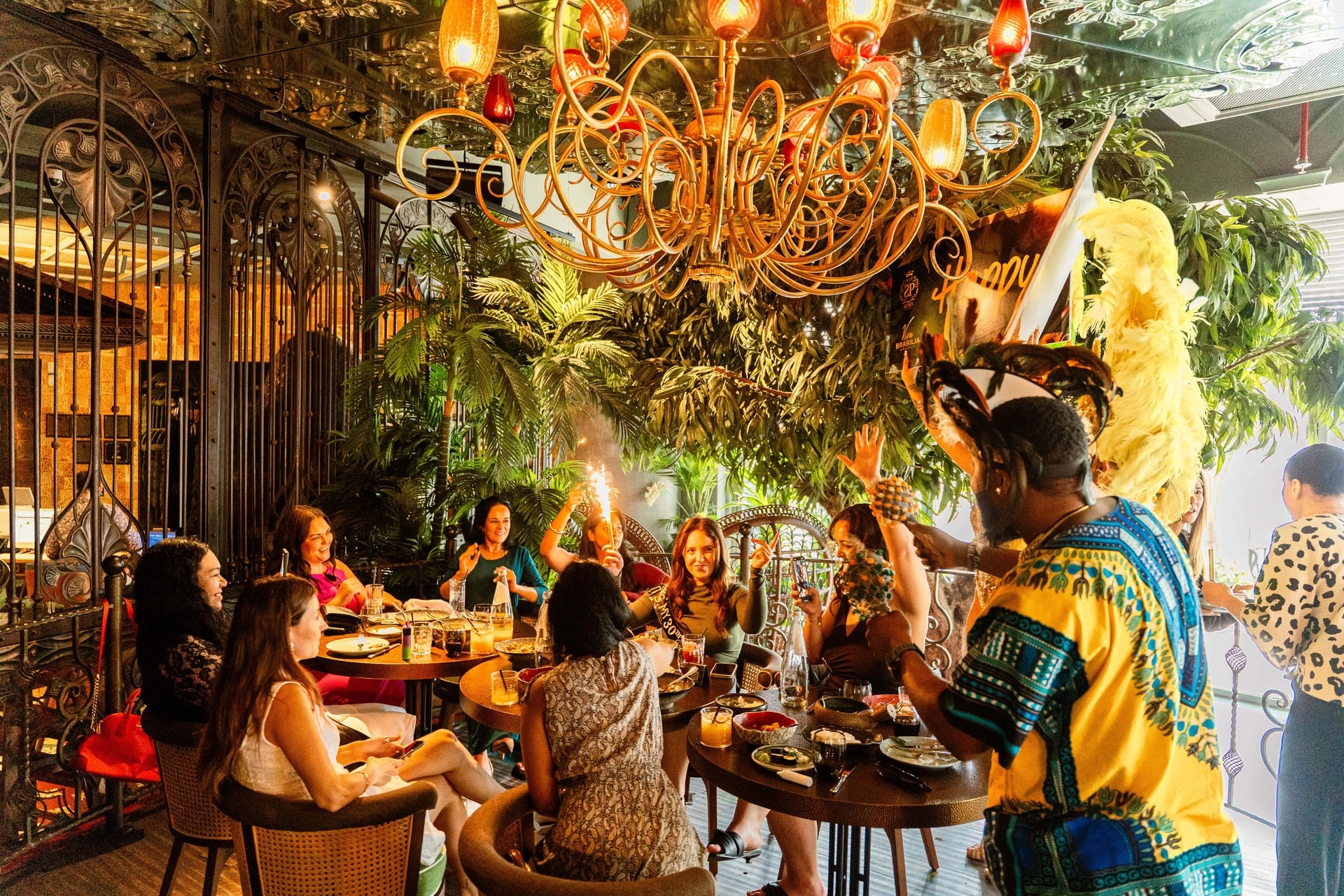 What To Wear To A Saturday Night Brunch And Still Look Effortless